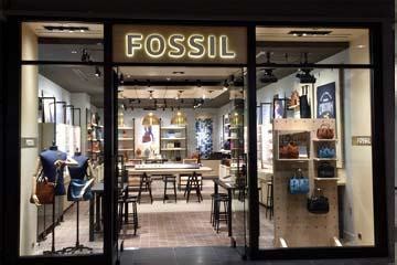 fossil watches eaton centre.